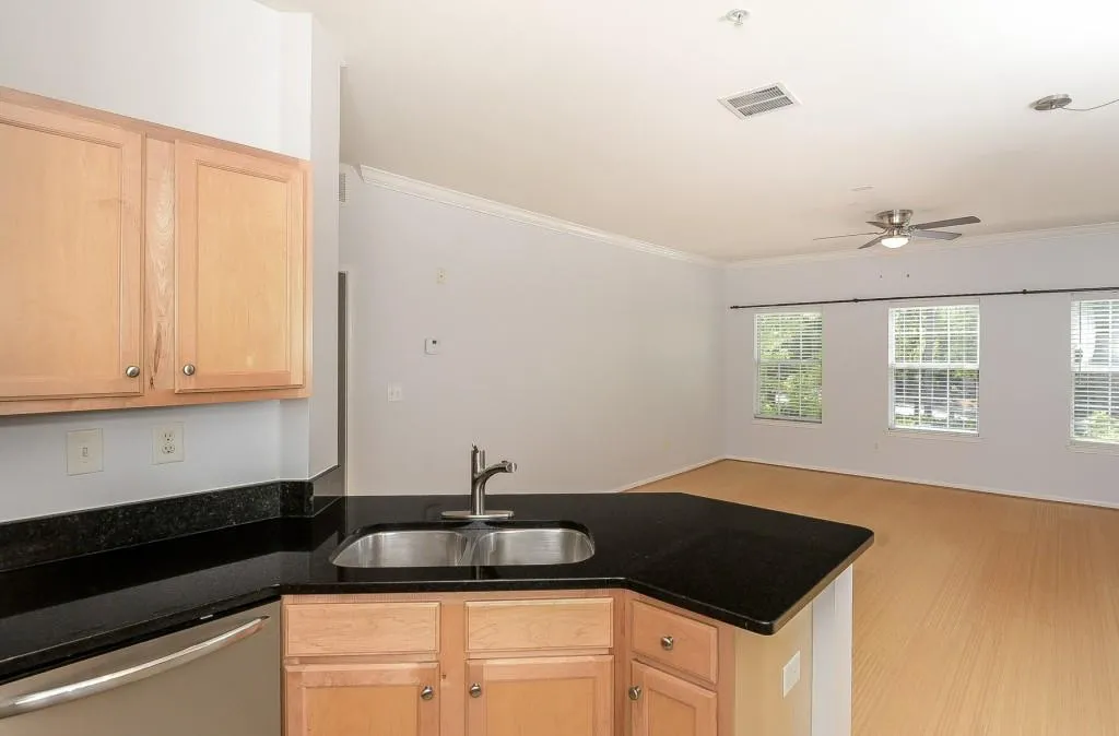 5641 Roswell Road Unit 207, Atlanta, Georgia 30342, 1 Bedroom Bedrooms, ,1 BathroomBathrooms,Residential,Sold,5641 Roswell Road Unit 207,5846311
