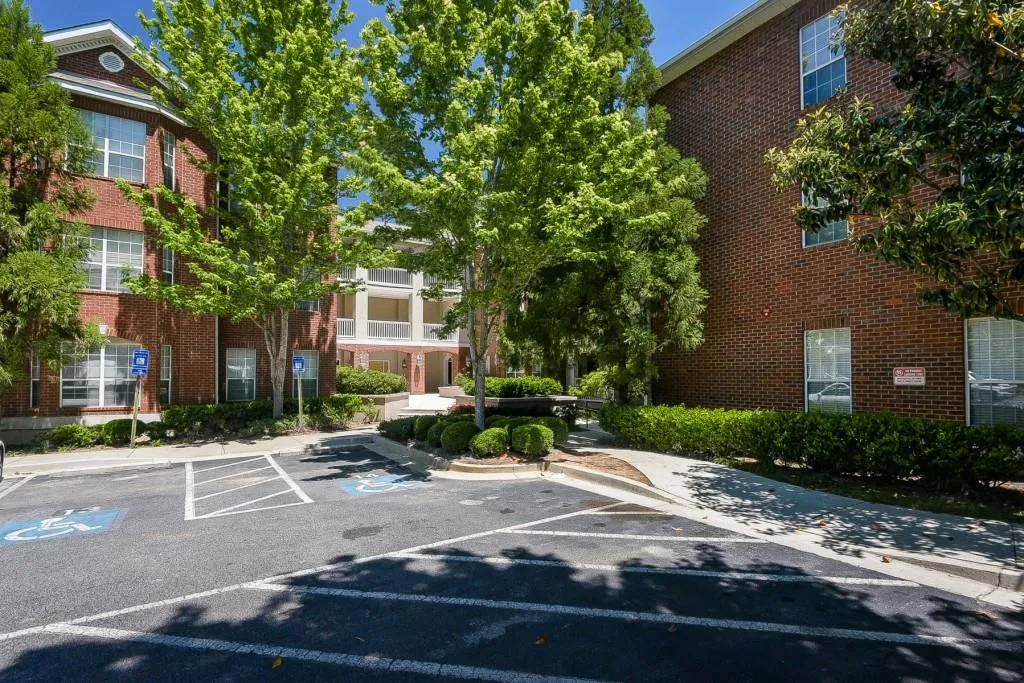 5641 Roswell Road Unit 207, Atlanta, Georgia 30342, 1 Bedroom Bedrooms, ,1 BathroomBathrooms,Residential,Sold,5641 Roswell Road Unit 207,5846311