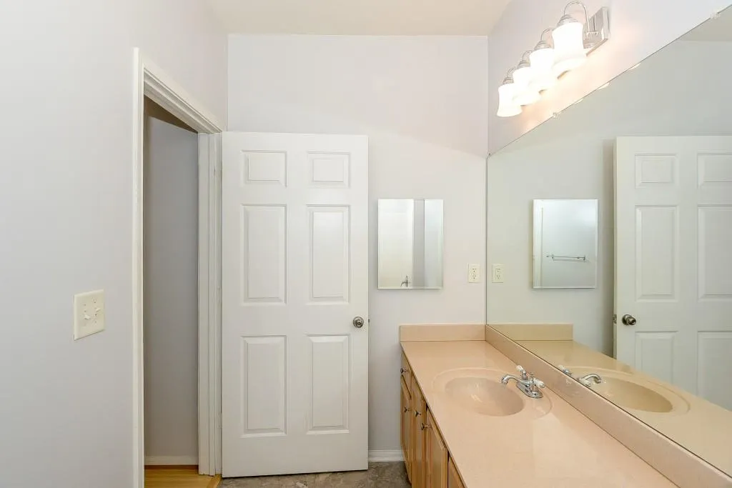 5641 Roswell Road Unit 207, Atlanta, Georgia 30342, 1 Bedroom Bedrooms, ,1 BathroomBathrooms,Residential,Sold,5641 Roswell Road Unit 207,5846311