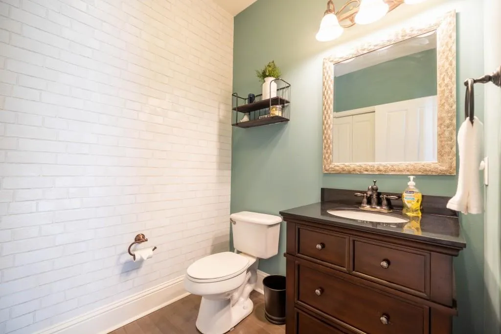 1120 Glenridge Place, Atlanta, Georgia 30342, 3 Bedrooms Bedrooms, ,2 BathroomsBathrooms,Residential,Sold,1120 Glenridge Place,6867917