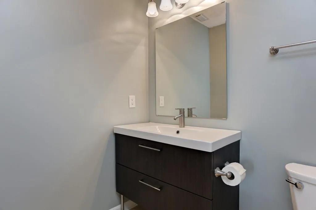 201 Dunwoody Chace, Sandy Springs, Georgia 30328, 2 Bedrooms Bedrooms, ,2 BathroomsBathrooms,Residential,Sold,201 Dunwoody Chace,5799798