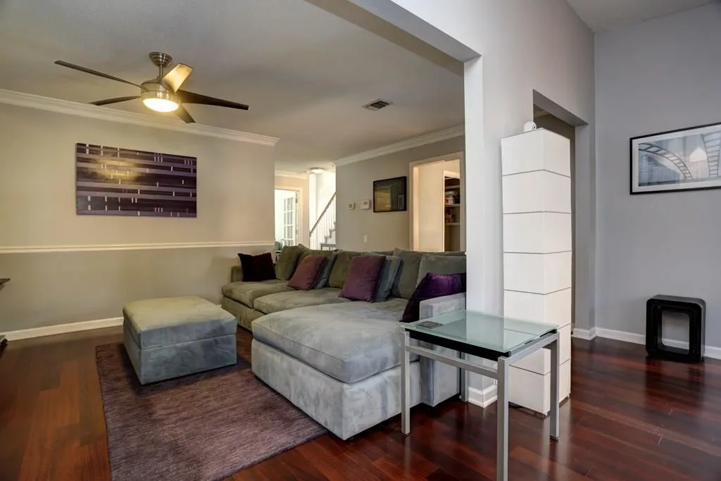 201 Dunwoody Chace, Sandy Springs, Georgia 30328, 2 Bedrooms Bedrooms, ,2 BathroomsBathrooms,Residential,Sold,201 Dunwoody Chace,5799798