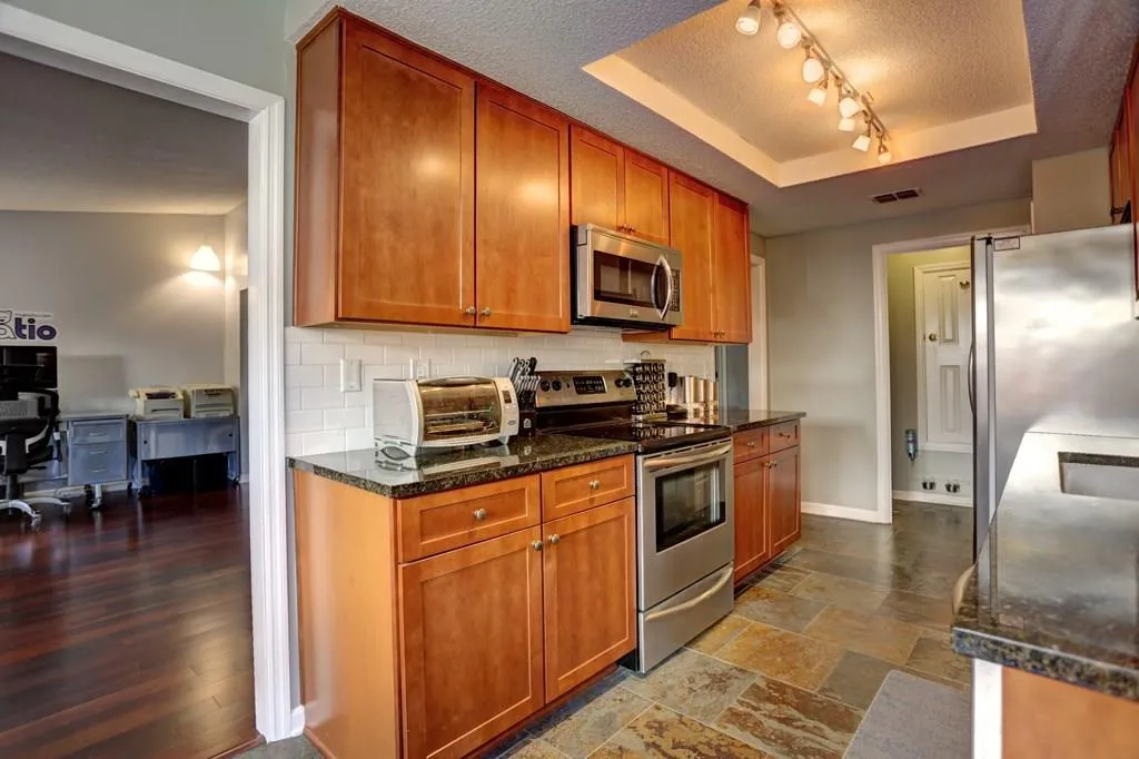 201 Dunwoody Chace, Sandy Springs, Georgia 30328, 2 Bedrooms Bedrooms, ,2 BathroomsBathrooms,Residential,Sold,201 Dunwoody Chace,5799798
