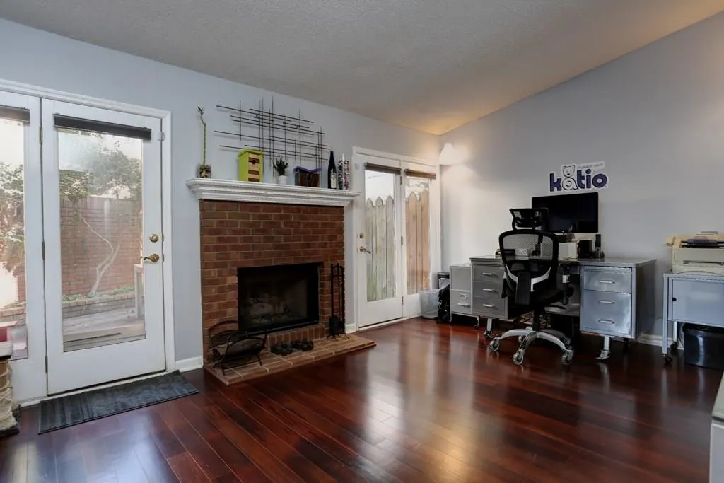 201 Dunwoody Chace, Sandy Springs, Georgia 30328, 2 Bedrooms Bedrooms, ,2 BathroomsBathrooms,Residential,Sold,201 Dunwoody Chace,5799798