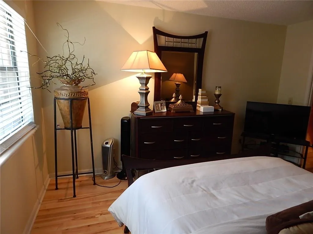 104 Barrington Hill Drive Unit 104, Sandy Springs, Georgia 30350, 1 Bedroom Bedrooms, ,1 BathroomBathrooms,Residential,Sold,104 Barrington Hill Drive Unit 104,5658966
