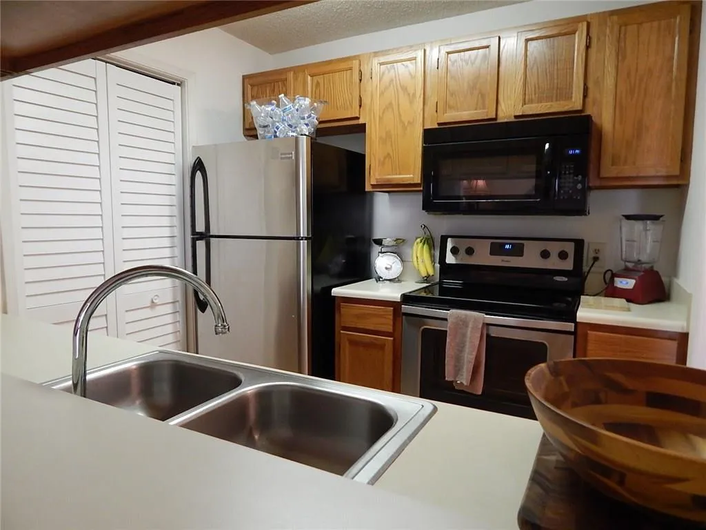 104 Barrington Hill Drive Unit 104, Sandy Springs, Georgia 30350, 1 Bedroom Bedrooms, ,1 BathroomBathrooms,Residential,Sold,104 Barrington Hill Drive Unit 104,5658966