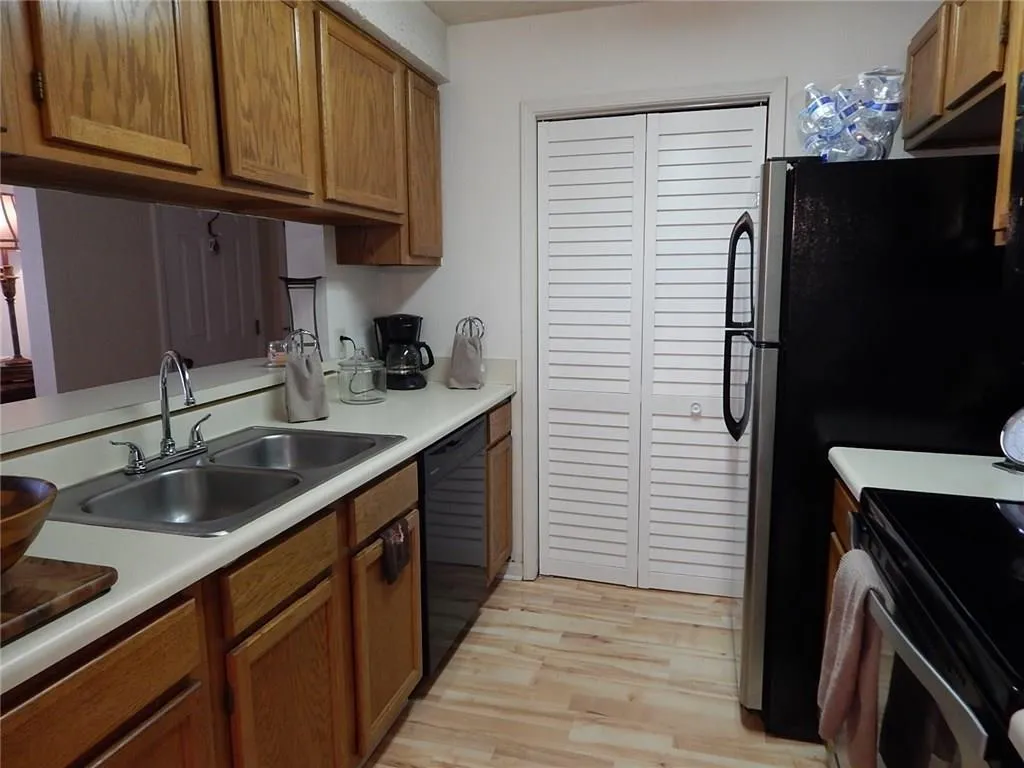 104 Barrington Hill Drive Unit 104, Sandy Springs, Georgia 30350, 1 Bedroom Bedrooms, ,1 BathroomBathrooms,Residential,Sold,104 Barrington Hill Drive Unit 104,5658966