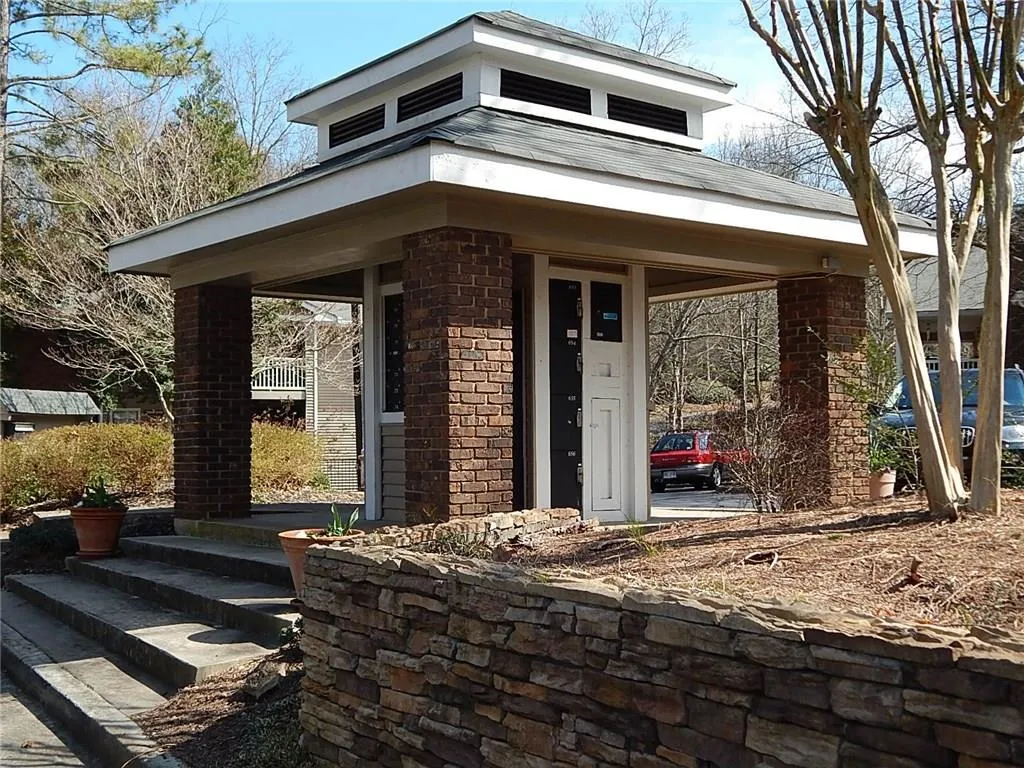 104 Barrington Hill Drive Unit 104, Sandy Springs, Georgia 30350, 1 Bedroom Bedrooms, ,1 BathroomBathrooms,Residential,Sold,104 Barrington Hill Drive Unit 104,5658966