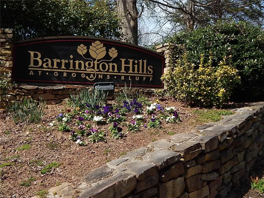 104 Barrington Hill Drive Unit 104, Sandy Springs, Georgia 30350, 1 Bedroom Bedrooms, ,1 BathroomBathrooms,Residential,Sold,104 Barrington Hill Drive Unit 104,5658966