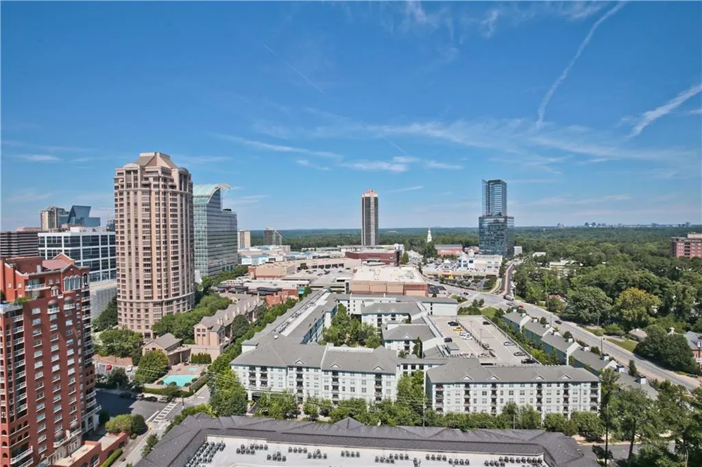 3481 Lakeside Drive Ne Unit 3008, Atlanta, Georgia 30326, 2 Bedrooms Bedrooms, ,1 BathroomBathrooms,Residential,Sold,3481 Lakeside Drive Ne Unit 3008,5736929