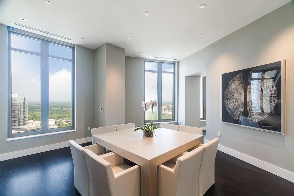 3376 Peachtree Road Ne Unit 44a, Atlanta, Georgia 30326, 2 Bedrooms Bedrooms, ,2 BathroomsBathrooms,Residential,Sold,3376 Peachtree Road Ne Unit 44a,5794875