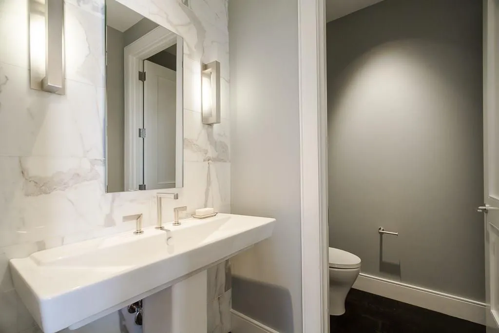 3376 Peachtree Road Ne Unit 44a, Atlanta, Georgia 30326, 2 Bedrooms Bedrooms, ,2 BathroomsBathrooms,Residential,Sold,3376 Peachtree Road Ne Unit 44a,5794875