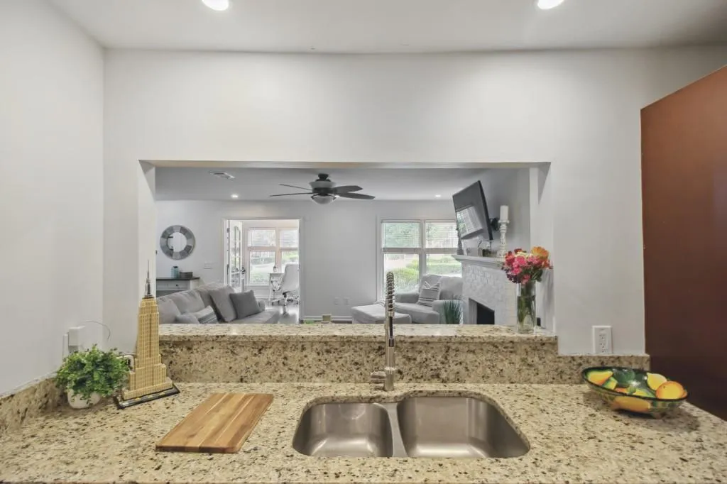 108 Abingdon Way, Atlanta, Georgia 30328, 2 Bedrooms Bedrooms, ,2 BathroomsBathrooms,Residential,Sold,108 Abingdon Way,7219621