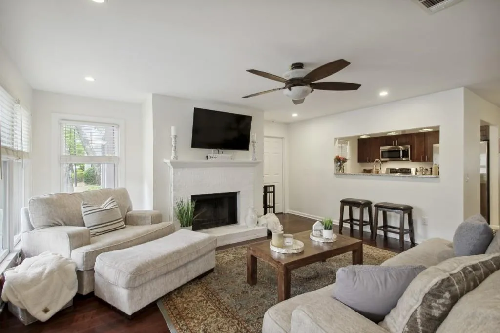 108 Abingdon Way, Atlanta, Georgia 30328, 2 Bedrooms Bedrooms, ,2 BathroomsBathrooms,Residential,Sold,108 Abingdon Way,7219621