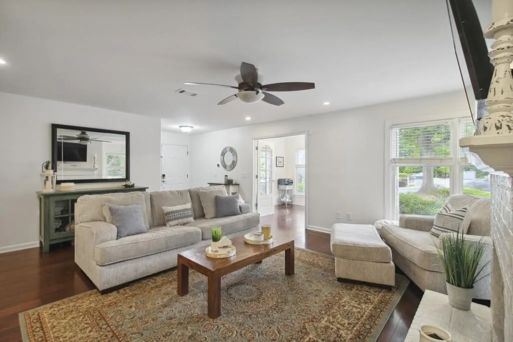 108 Abingdon Way, Atlanta, Georgia 30328, 2 Bedrooms Bedrooms, ,2 BathroomsBathrooms,Residential,Sold,108 Abingdon Way,7219621