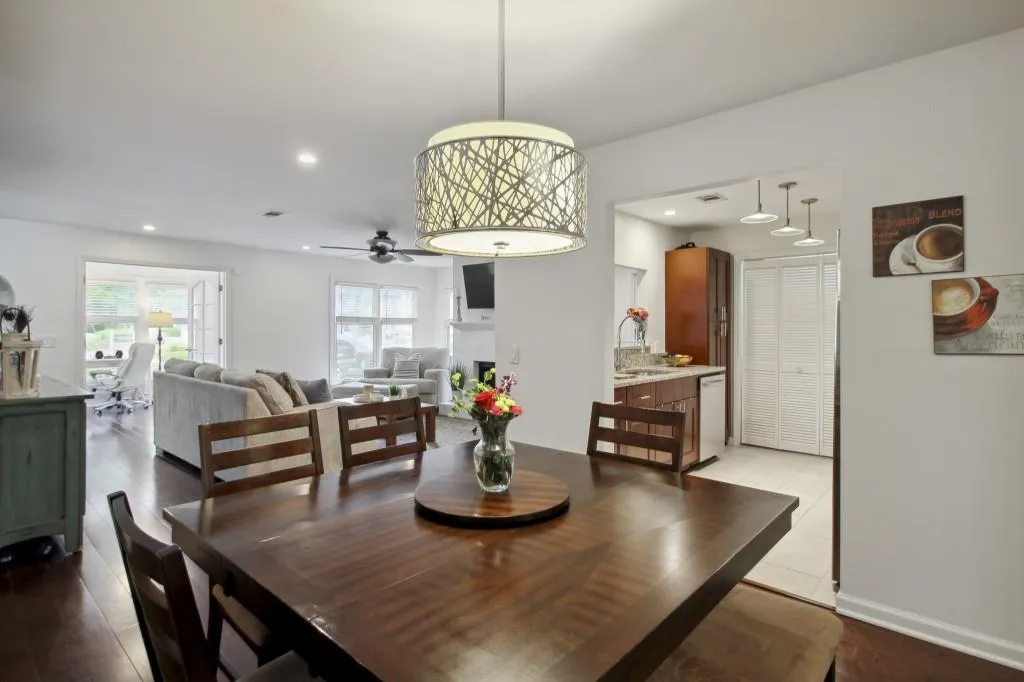 108 Abingdon Way, Atlanta, Georgia 30328, 2 Bedrooms Bedrooms, ,2 BathroomsBathrooms,Residential,Sold,108 Abingdon Way,7219621