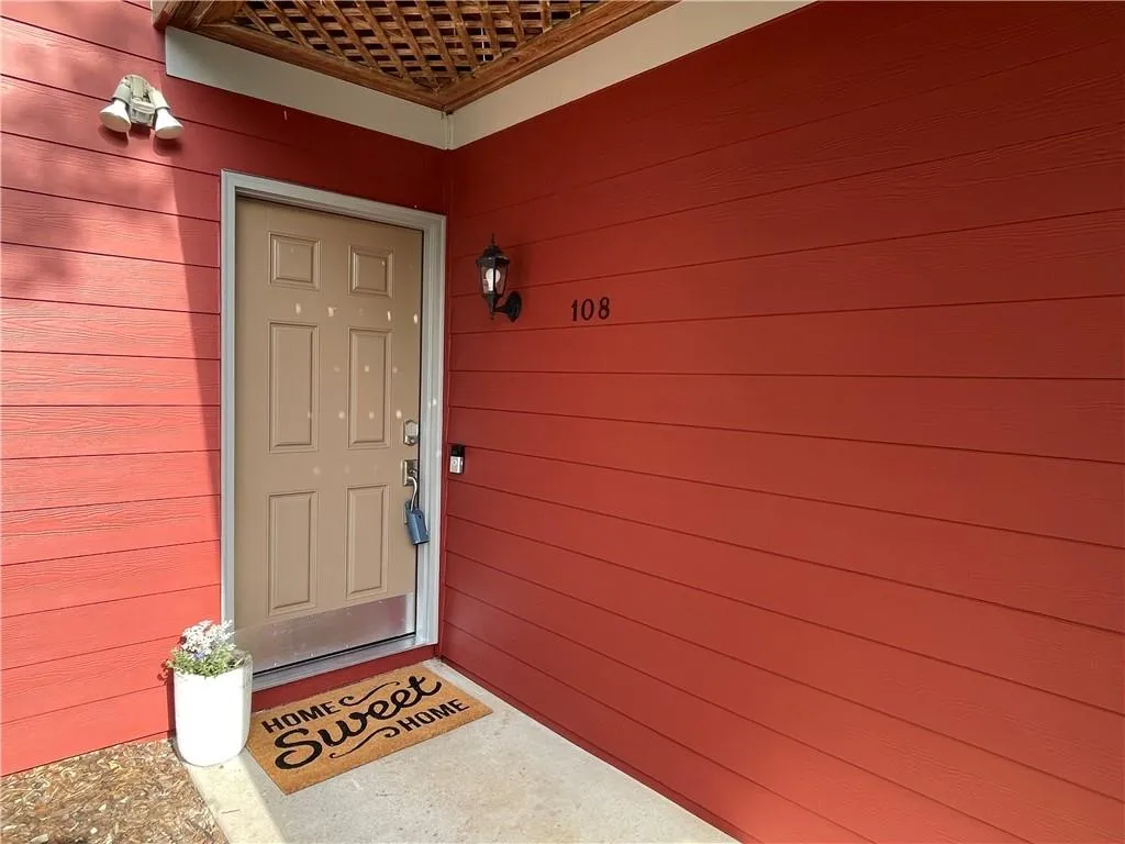 108 Abingdon Way, Atlanta, Georgia 30328, 2 Bedrooms Bedrooms, ,2 BathroomsBathrooms,Residential,Sold,108 Abingdon Way,7219621