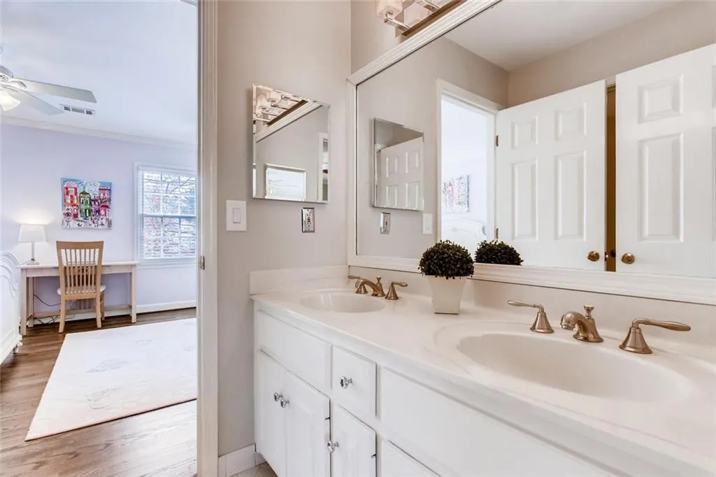 7780 Landowne Drive, Atlanta, Georgia 30350, 5 Bedrooms Bedrooms, ,4 BathroomsBathrooms,Residential,Sold,7780 Landowne Drive,6523116