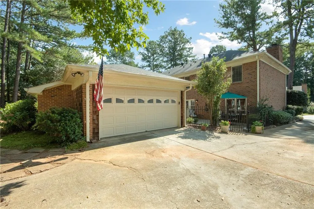 9098 Carroll Manor Drive, Sandy Springs, Georgia 30350, 2 Bedrooms Bedrooms, ,2 BathroomsBathrooms,Residential,Sold,9098 Carroll Manor Drive,6790130