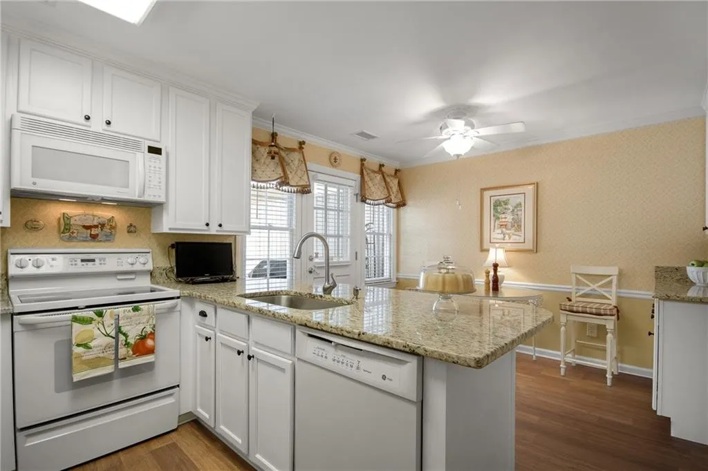 9098 Carroll Manor Drive, Sandy Springs, Georgia 30350, 2 Bedrooms Bedrooms, ,2 BathroomsBathrooms,Residential,Sold,9098 Carroll Manor Drive,6790130
