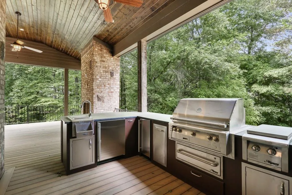 200 Rivermere Way, Atlanta, Georgia 30350, 5 Bedrooms Bedrooms, ,5 BathroomsBathrooms,Residential,Sold,200 Rivermere Way,5773184