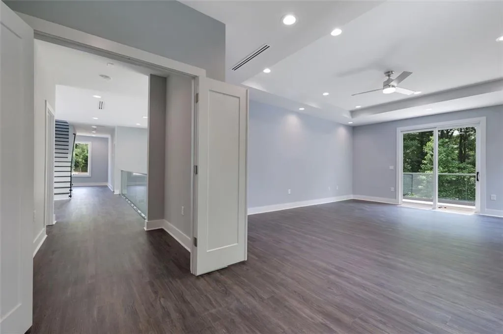 645 Nw Northway Lane, Atlanta, Georgia 30342, 4 Bedrooms Bedrooms, ,4 BathroomsBathrooms,Residential,Sold,645 Nw Northway Lane,6893425