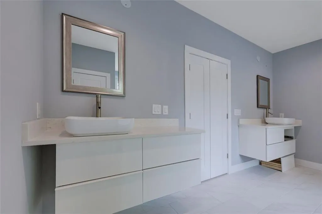 645 Nw Northway Lane, Atlanta, Georgia 30342, 4 Bedrooms Bedrooms, ,4 BathroomsBathrooms,Residential,Sold,645 Nw Northway Lane,6893425