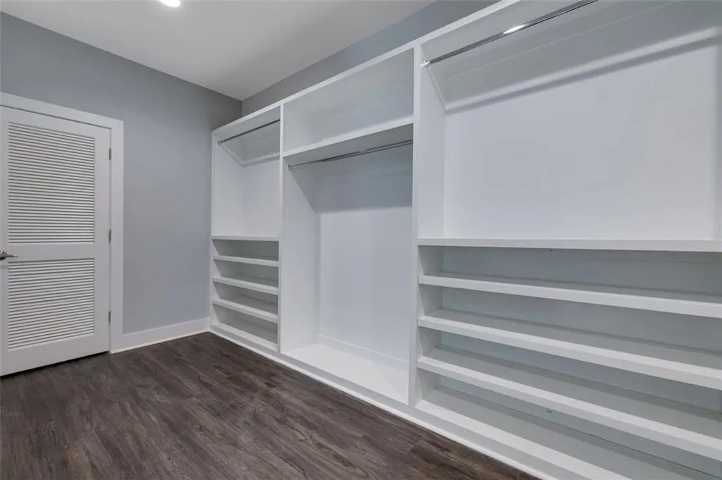 645 Nw Northway Lane, Atlanta, Georgia 30342, 4 Bedrooms Bedrooms, ,4 BathroomsBathrooms,Residential,Sold,645 Nw Northway Lane,6893425