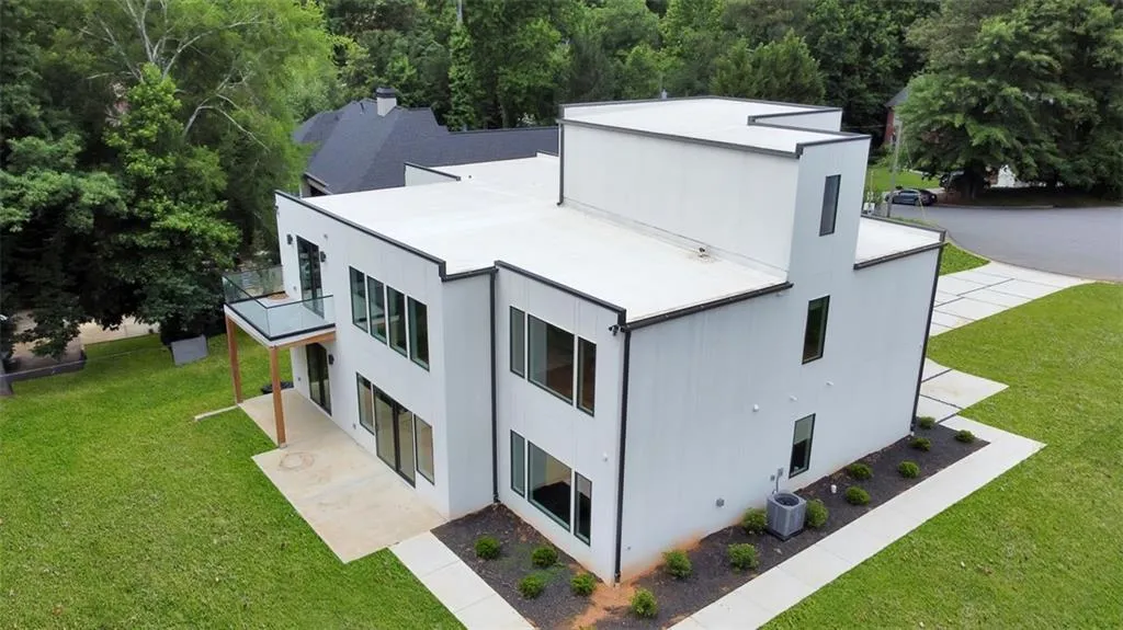 645 Nw Northway Lane, Atlanta, Georgia 30342, 4 Bedrooms Bedrooms, ,4 BathroomsBathrooms,Residential,Sold,645 Nw Northway Lane,6893425