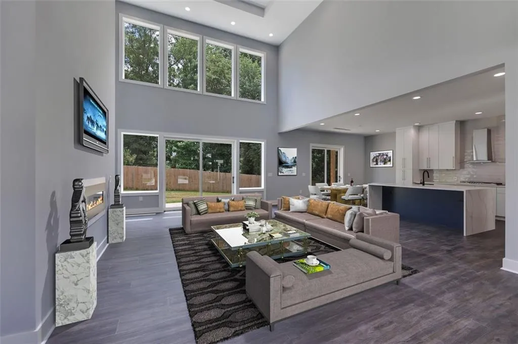 645 Nw Northway Lane, Atlanta, Georgia 30342, 4 Bedrooms Bedrooms, ,4 BathroomsBathrooms,Residential,Sold,645 Nw Northway Lane,6893425