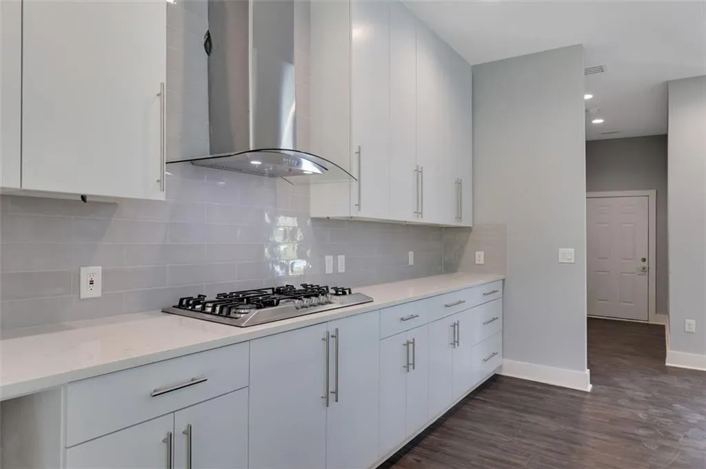 645 Nw Northway Lane, Atlanta, Georgia 30342, 4 Bedrooms Bedrooms, ,4 BathroomsBathrooms,Residential,Sold,645 Nw Northway Lane,6893425