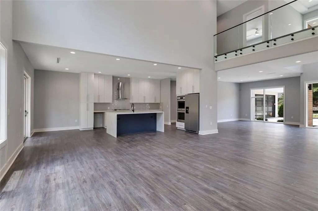 645 Nw Northway Lane, Atlanta, Georgia 30342, 4 Bedrooms Bedrooms, ,4 BathroomsBathrooms,Residential,Sold,645 Nw Northway Lane,6893425