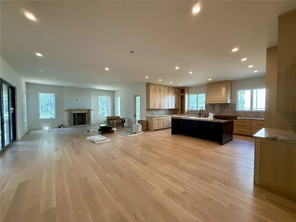 4524 Mystic Drive, Sandy Springs, Georgia 30327, 6 Bedrooms Bedrooms, ,6 BathroomsBathrooms,Residential,For Sale,4524 Mystic Drive,7535124