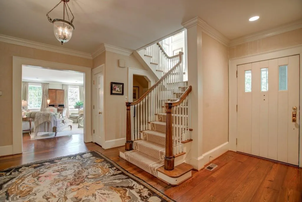 211 Peachtree Battle Avenue, Atlanta, Georgia 30305, 4 Bedrooms Bedrooms, ,4 BathroomsBathrooms,Residential,Sold,211 Peachtree Battle Avenue,6026277