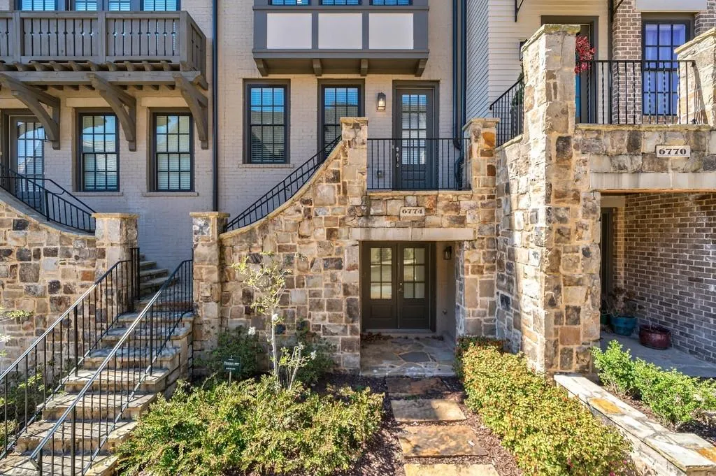 6774 Cadence Boulevard, Atlanta, Georgia 30328, 3 Bedrooms Bedrooms, ,3 BathroomsBathrooms,Residential,Sold,6774 Cadence Boulevard,7019649