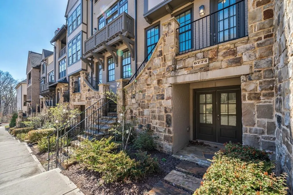 6774 Cadence Boulevard, Atlanta, Georgia 30328, 3 Bedrooms Bedrooms, ,3 BathroomsBathrooms,Residential,Sold,6774 Cadence Boulevard,7019649