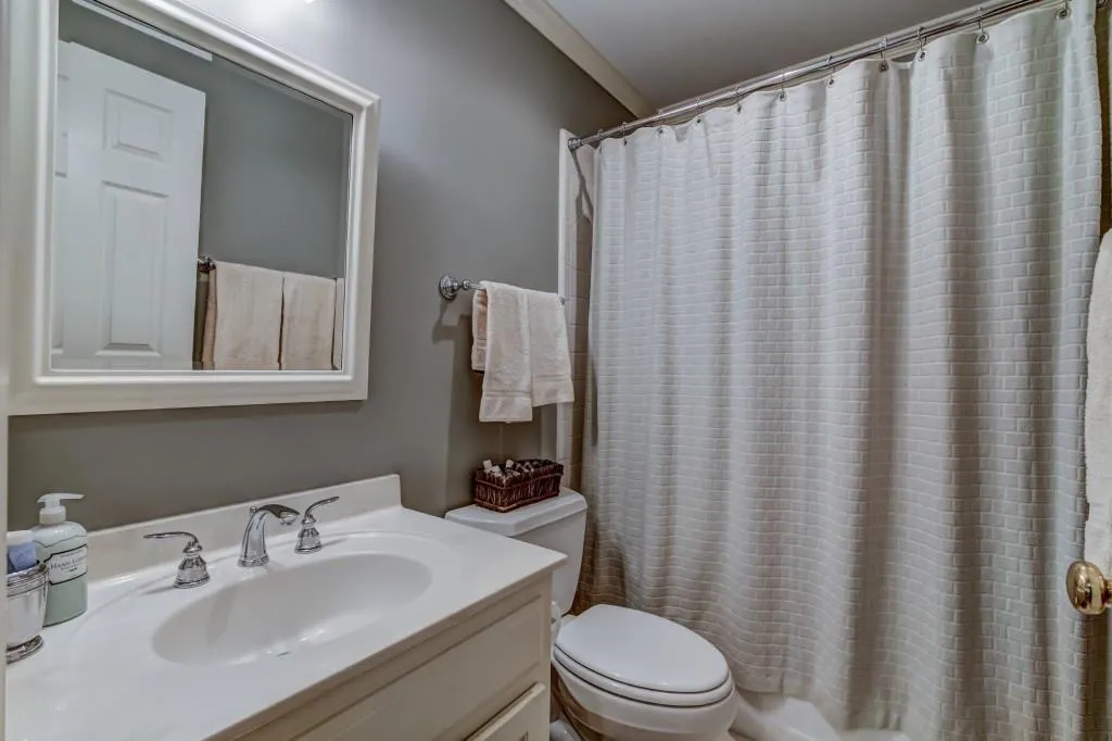 5840 Long Grove Drive, Sandy Springs, Georgia 30328, 4 Bedrooms Bedrooms, ,4 BathroomsBathrooms,Residential,Sold,5840 Long Grove Drive,5866313