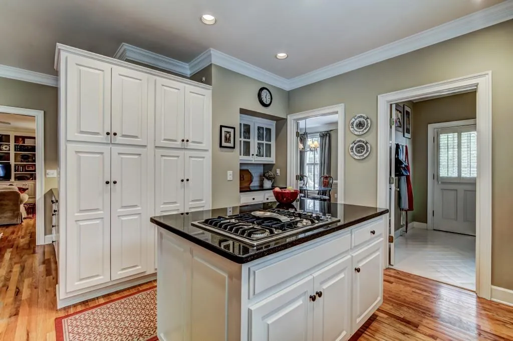 5840 Long Grove Drive, Sandy Springs, Georgia 30328, 4 Bedrooms Bedrooms, ,4 BathroomsBathrooms,Residential,Sold,5840 Long Grove Drive,5866313