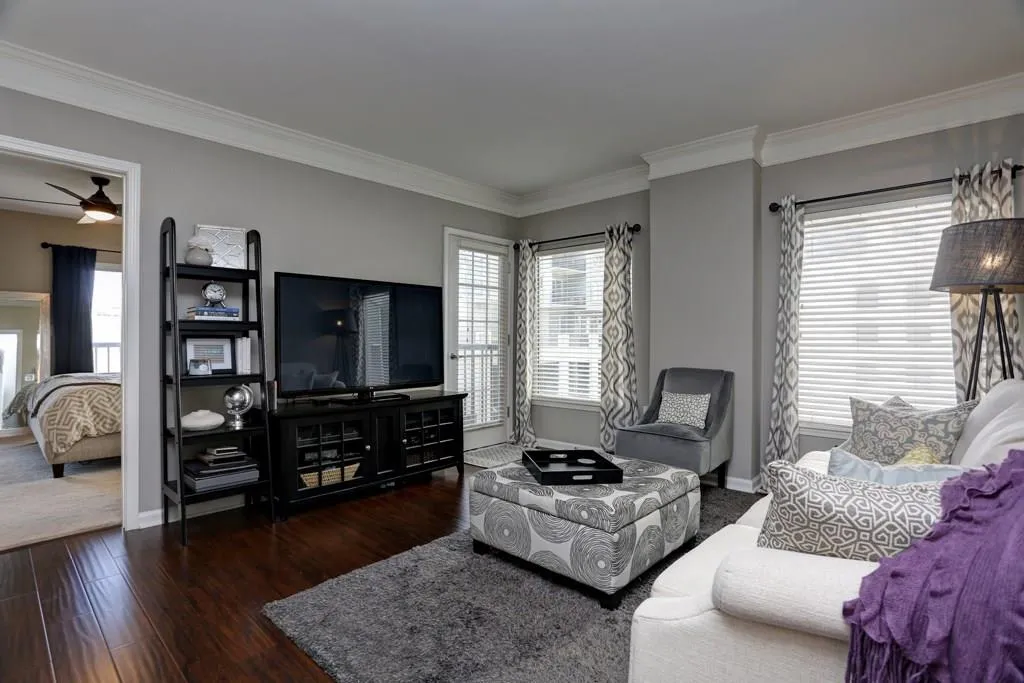 275 13th Street Ne Unit 401, Atlanta, Georgia 30309, 2 Bedrooms Bedrooms, ,2 BathroomsBathrooms,Residential,Sold,275 13th Street Ne Unit 401,5750374