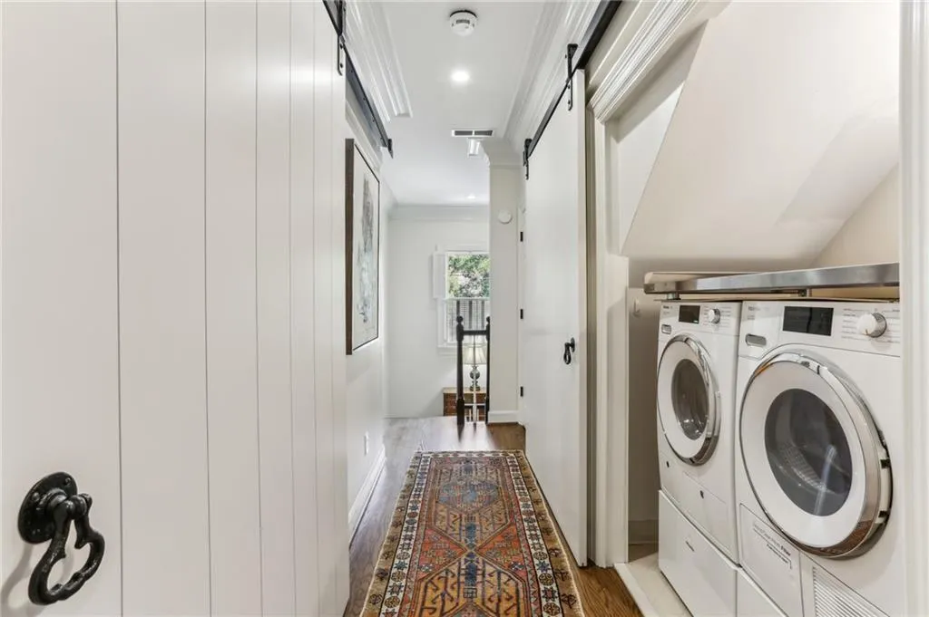 2466 Brookhaven Place Ne, Brookhaven, Georgia 30319, 3 Bedrooms Bedrooms, ,3 BathroomsBathrooms,Residential,For Sale,2466 Brookhaven Place Ne,7634360