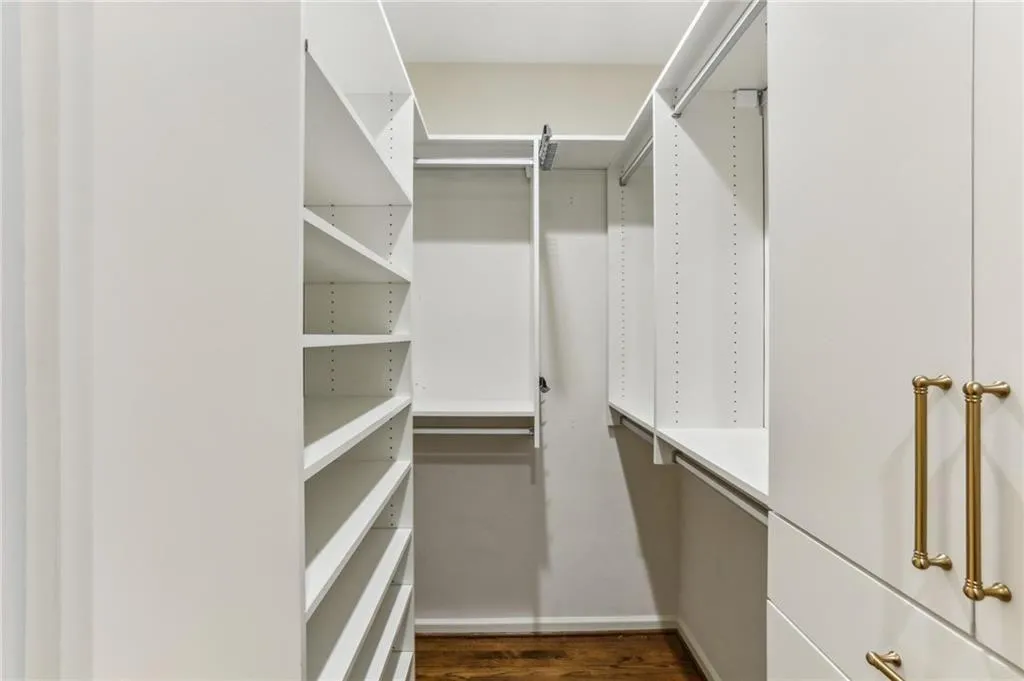 2466 Brookhaven Place Ne, Brookhaven, Georgia 30319, 3 Bedrooms Bedrooms, ,3 BathroomsBathrooms,Residential,For Sale,2466 Brookhaven Place Ne,7634360