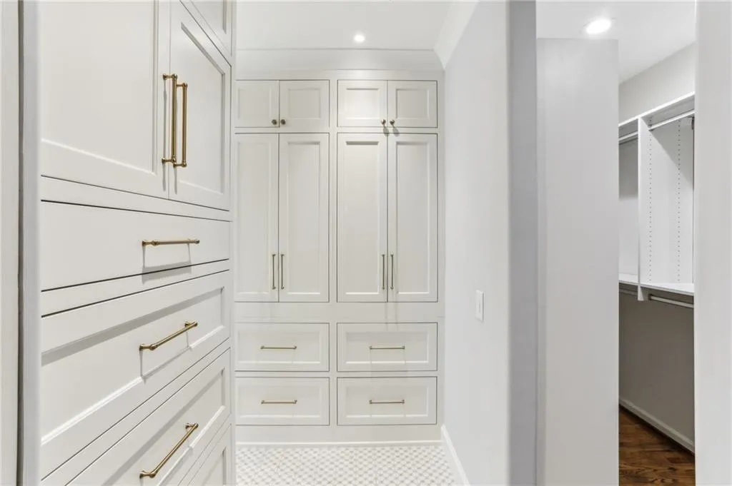 2466 Brookhaven Place Ne, Brookhaven, Georgia 30319, 3 Bedrooms Bedrooms, ,3 BathroomsBathrooms,Residential,For Sale,2466 Brookhaven Place Ne,7634360