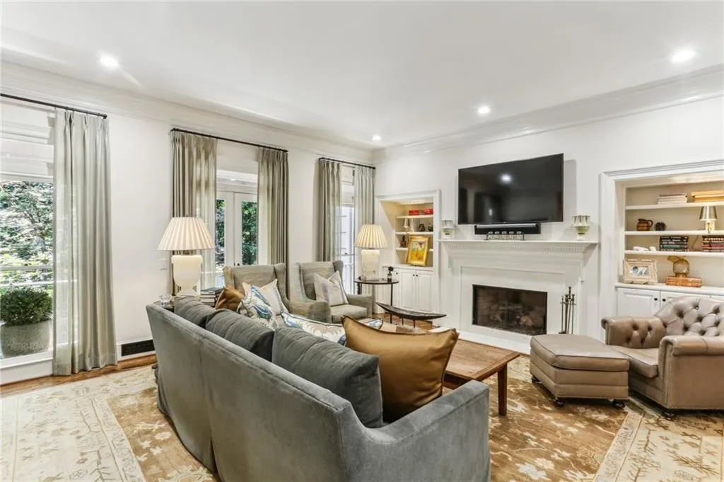 2466 Brookhaven Place Ne, Brookhaven, Georgia 30319, 3 Bedrooms Bedrooms, ,3 BathroomsBathrooms,Residential,For Sale,2466 Brookhaven Place Ne,7634360