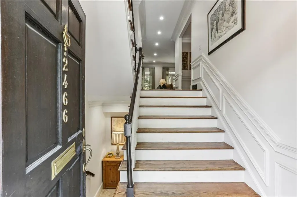 2466 Brookhaven Place Ne, Brookhaven, Georgia 30319, 3 Bedrooms Bedrooms, ,3 BathroomsBathrooms,Residential,For Sale,2466 Brookhaven Place Ne,7634360