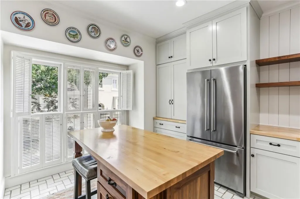 2466 Brookhaven Place Ne, Brookhaven, Georgia 30319, 3 Bedrooms Bedrooms, ,3 BathroomsBathrooms,Residential,For Sale,2466 Brookhaven Place Ne,7634360