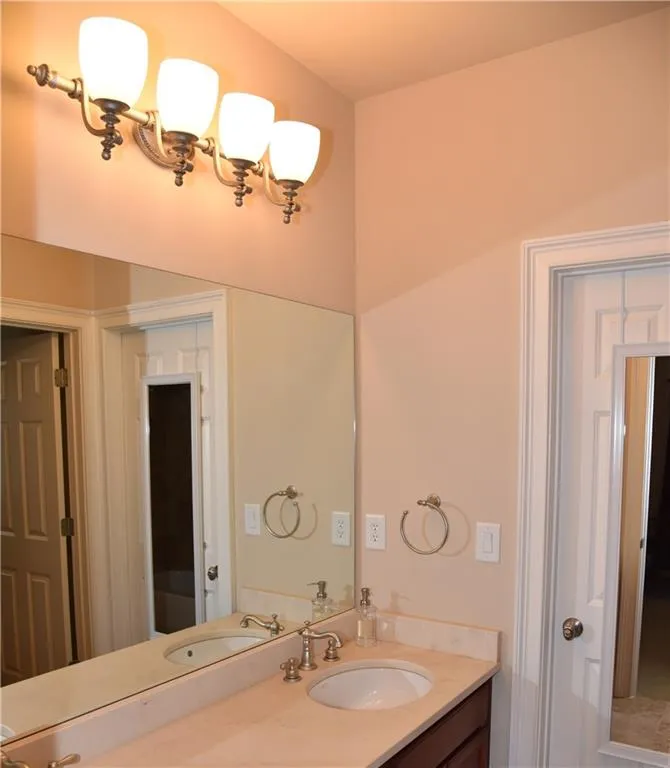 1035 Manorwood Court, Sandy Springs, Georgia 30328, 5 Bedrooms Bedrooms, ,4 BathroomsBathrooms,Residential,Sold,1035 Manorwood Court,5965768