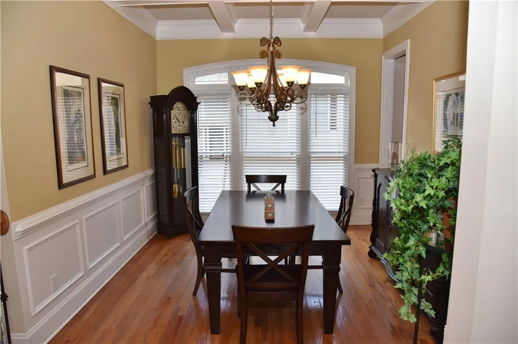1035 Manorwood Court, Sandy Springs, Georgia 30328, 5 Bedrooms Bedrooms, ,4 BathroomsBathrooms,Residential,Sold,1035 Manorwood Court,5965768