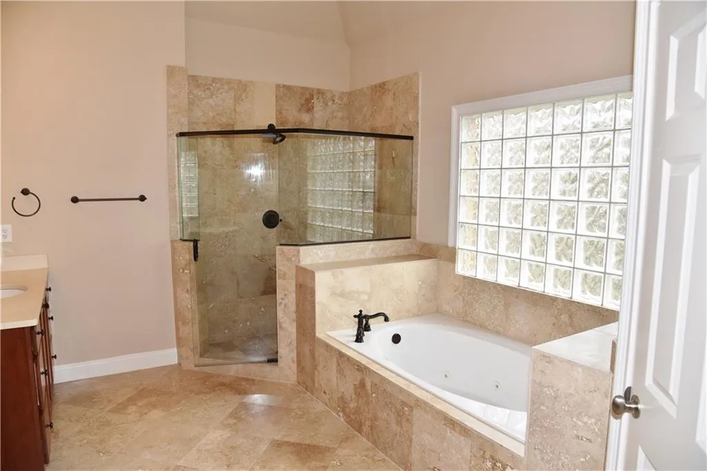 1035 Manorwood Court, Sandy Springs, Georgia 30328, 5 Bedrooms Bedrooms, ,4 BathroomsBathrooms,Residential,Sold,1035 Manorwood Court,5965768