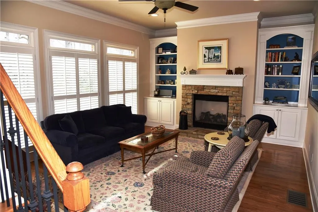 1035 Manorwood Court, Sandy Springs, Georgia 30328, 5 Bedrooms Bedrooms, ,4 BathroomsBathrooms,Residential,Sold,1035 Manorwood Court,5965768