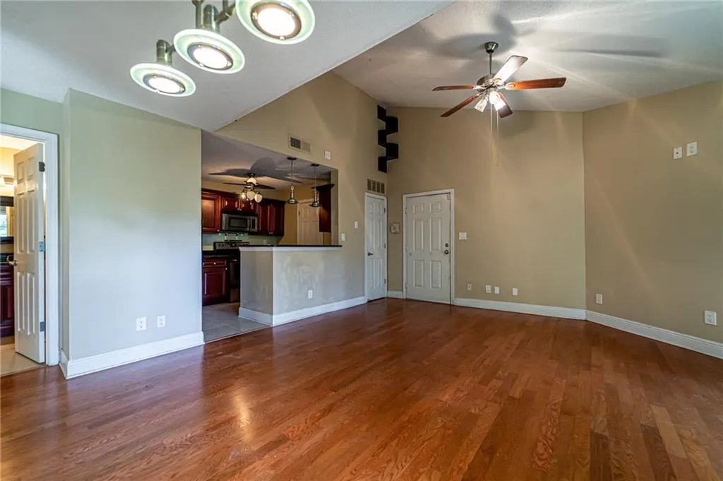 2308 Santa Fe, Sandy Springs, Georgia 30350, 1 Bedroom Bedrooms, ,1 BathroomBathrooms,Residential,Sold,2308 Santa Fe,6949337